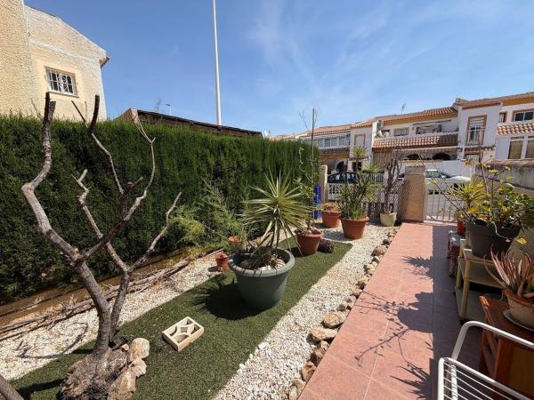 Chalet pareado en Avenida D'Escandinàvia, Monte y Mar, Gran Alacant photo 3