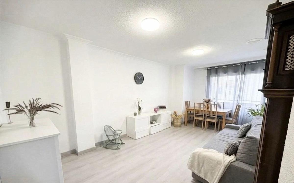 Venta de piso en Piso en Reina Victoria-Miguel Hernández, Elche / Elx, Elche / Elx
photo 1