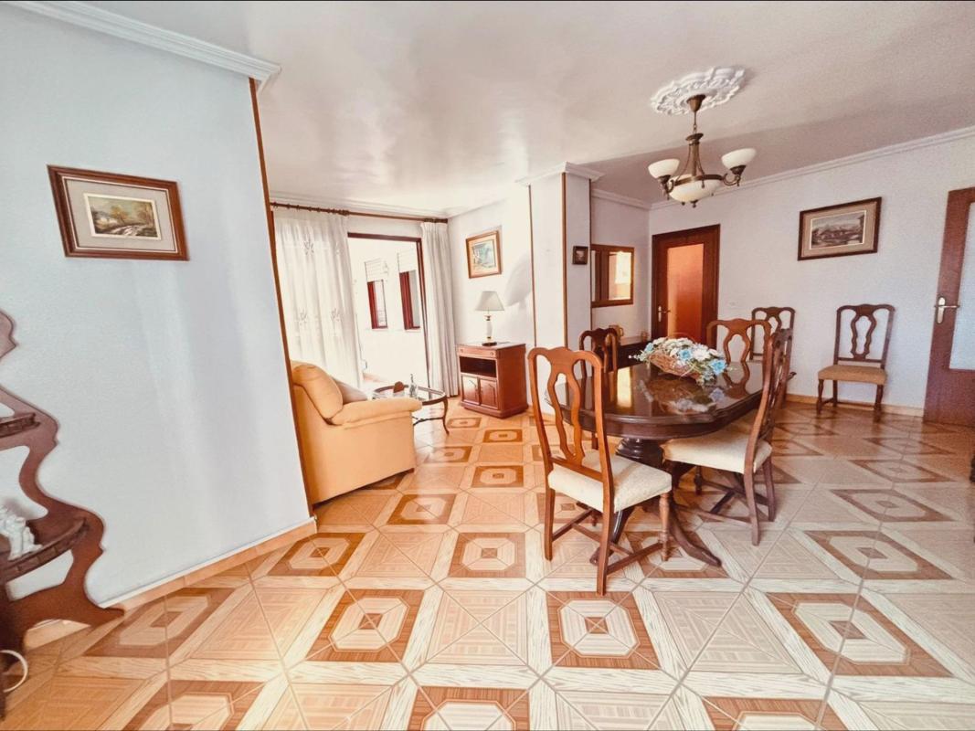 Sale of apartment in Piso en Carolinas Altas, Alicante / Alacant, Alicante
photo 1