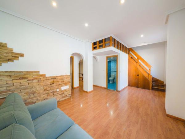 Venta de piso en Piso en Calle del General Aldave, 54, Carolinas Bajas, Alicante / Alacant, Alicante / Alacant
thumbnail 2