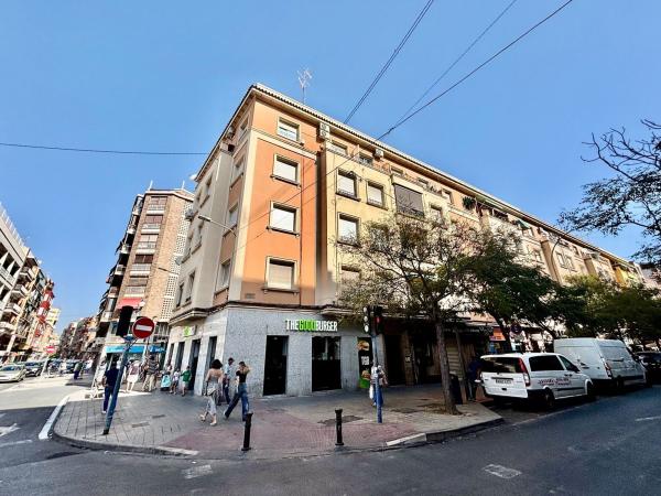 Venta de piso en Piso en Avenida del Padre Esplá, 1, Carolinas Altas, Alicante / Alacant, Alicante / Alacant
photo 1