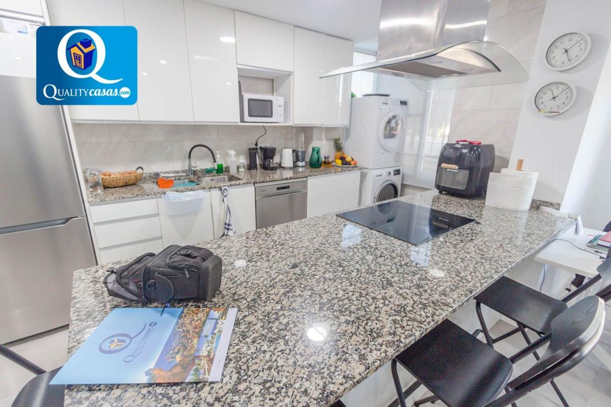 Sale of apartment in Piso en Ciudad Jardín, Alicante / Alacant, Alicante
 photo 3