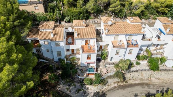 Chalet adosado en Urbanizacion les Bassetes, Adsubia photo 1
