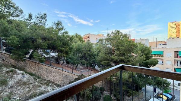 Sale of flat in Piso en Calle Pintor Murillo, Campoamor, Alicante / Alacant, Alicante
photo 1