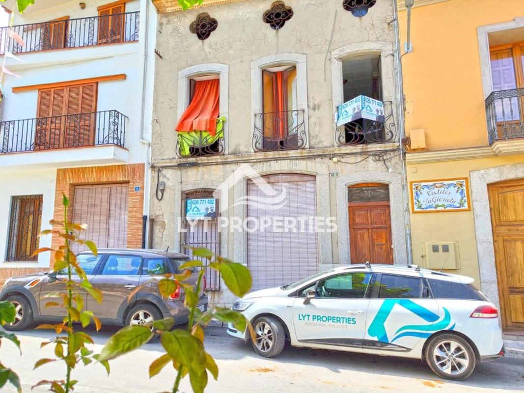 Propiedades en venta y alquiler en España photo 1