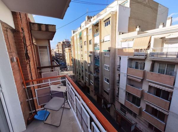 Venta de piso en Piso en Carolinas Bajas, Alicante / Alacant, Alicante / Alacant
 photo 1