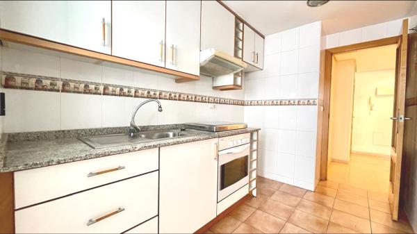 Venta de piso en Piso en Calle del Plus Ultra, Carolinas Altas, Alicante / Alacant, Alicante / Alacant
 photo 2