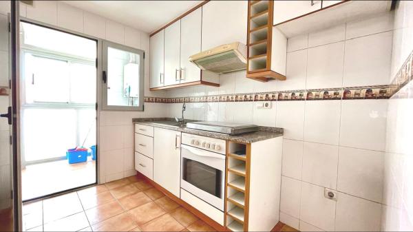 Venta de piso en Piso en Calle del Plus Ultra, Carolinas Altas, Alicante / Alacant, Alicante / Alacant
 photo 3