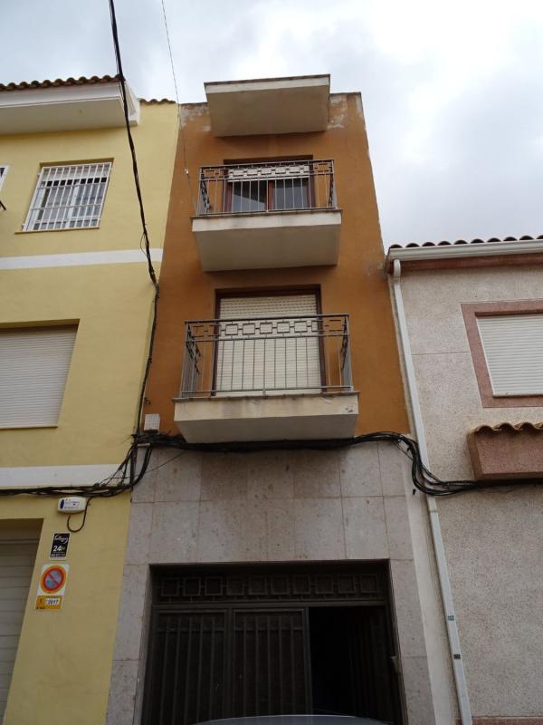 Propiedades en venta y alquiler en España photo 1
