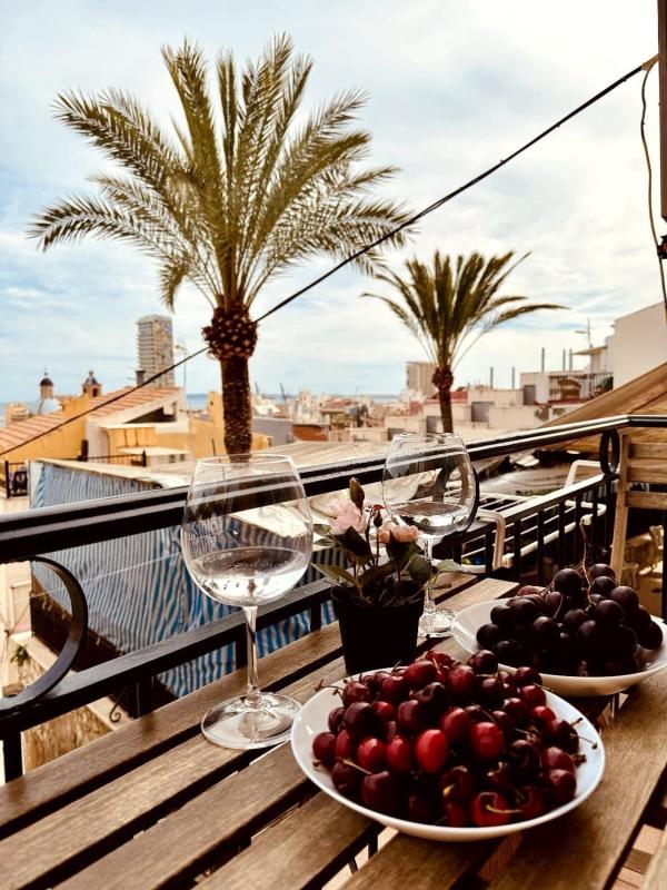Sale of apartment in Piso en Calle San Luis, 21, Casco Histórico-Santa Cruz, Alicante / Alacant, Alicante
photo 4