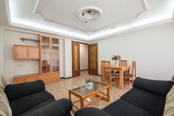 Продажа квартиры на Piso en Calle Poeta Miguel Hernandez, Reina Victoria-Miguel Hernández, Elche / Elx, Эльче / Эльх
photo 1