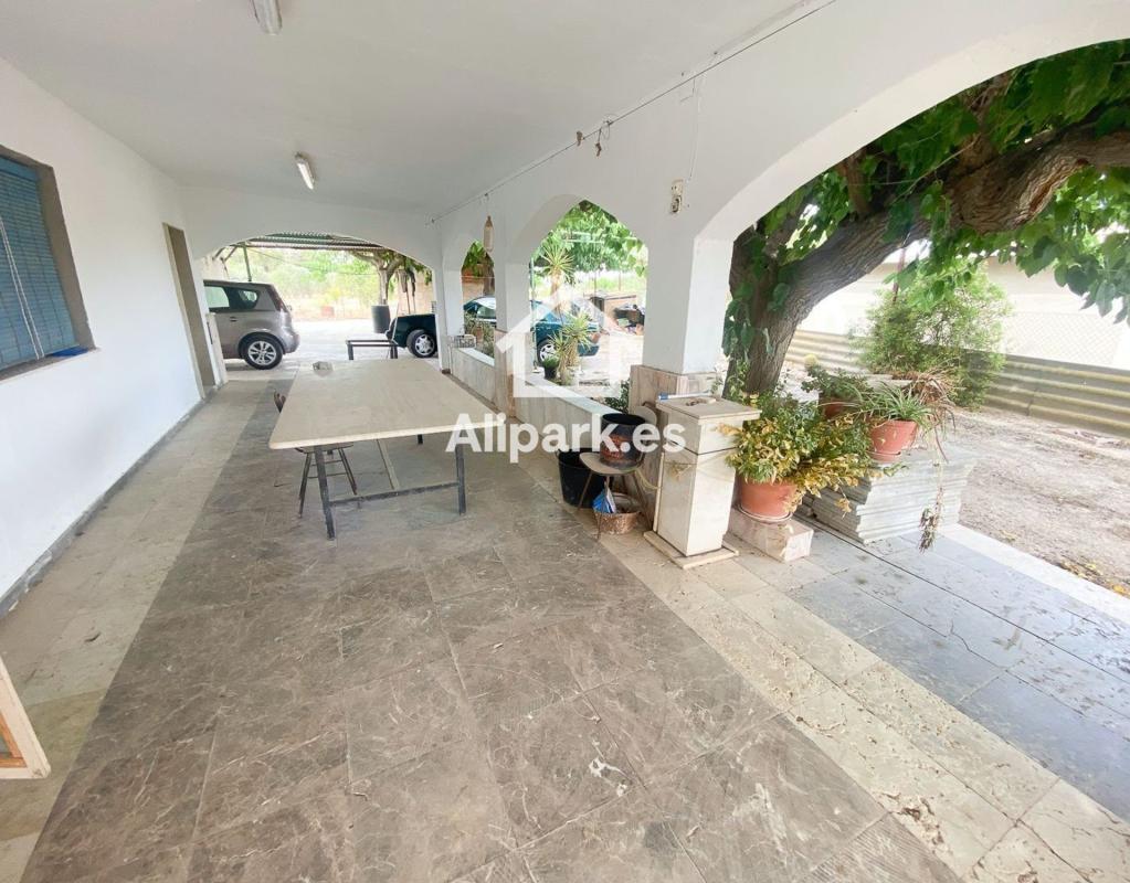 Propiedades en venta y alquiler en España photo 1