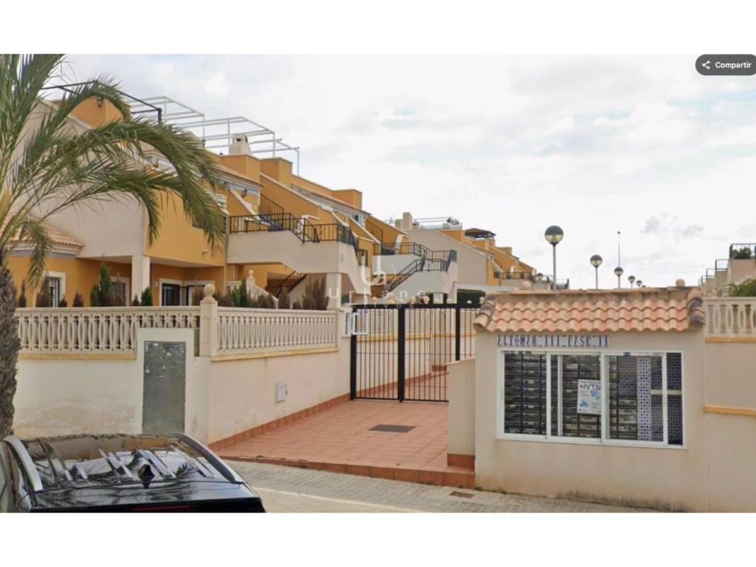 Venta de piso en Piso en Calle Bahia, 85, Arenales del Sol, Elche / Elx, Elche / Elx
photo 3