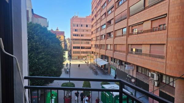 Квартира на продажу на Piso en Calle General Primo de Rivera, 2, Casco Histórico-Santa Cruz, Alicante / Alacant, Аликанте / Алакант photo 1