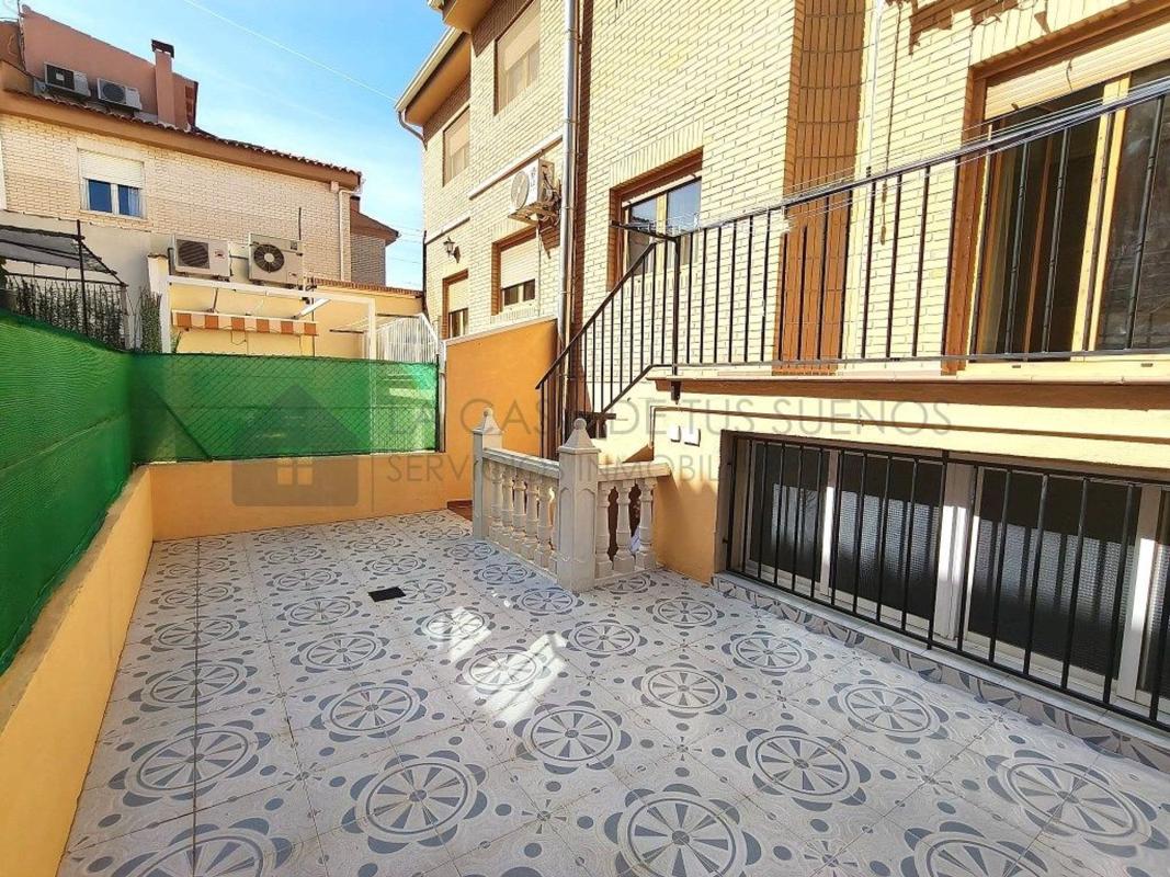 Propiedades en venta y alquiler en España photo 1