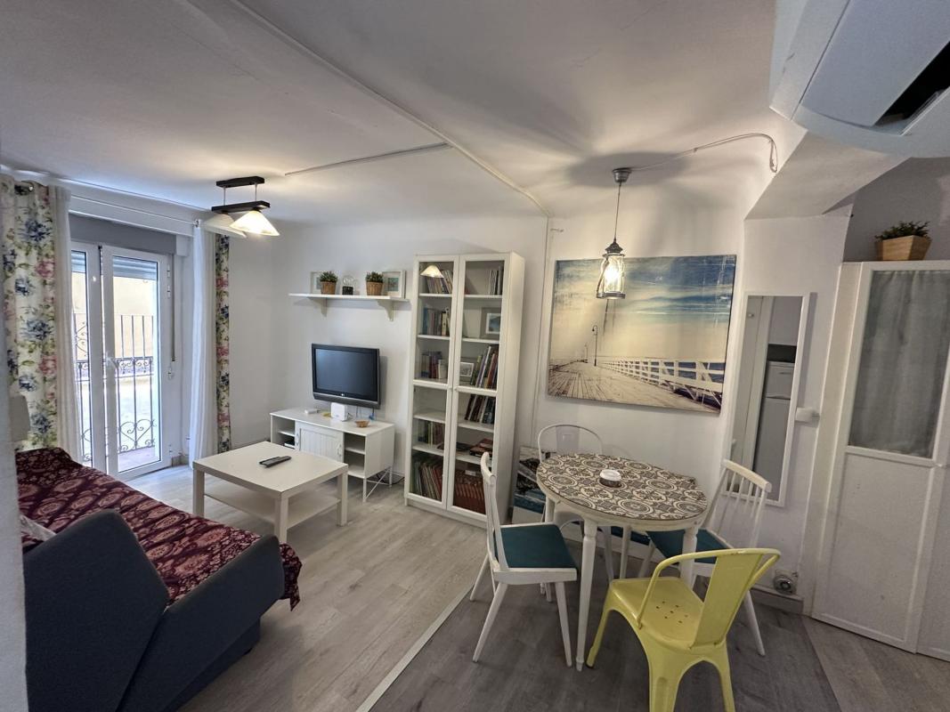 Продажа квартиры на Piso en Cisneros, 4, Casco Histórico-Santa Cruz, Alicante / Alacant, Аликанте / Алакант
 photo 2