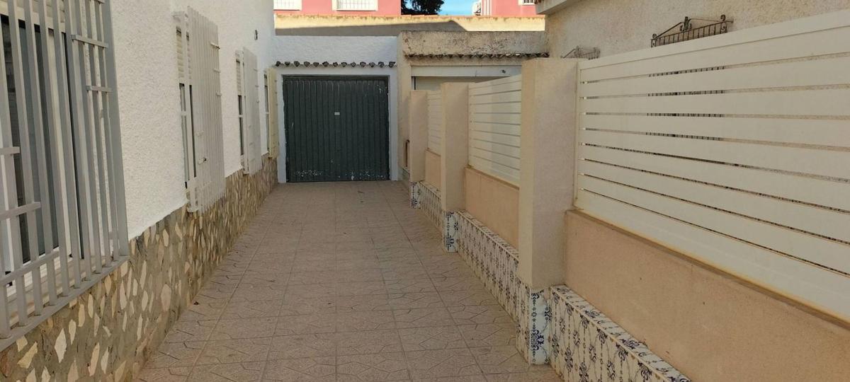 Venta de chalet independiente en Casa o chalet en Torre de la Horadada, Pilar de la Horadada, Pilar de la Horadada
photo 1