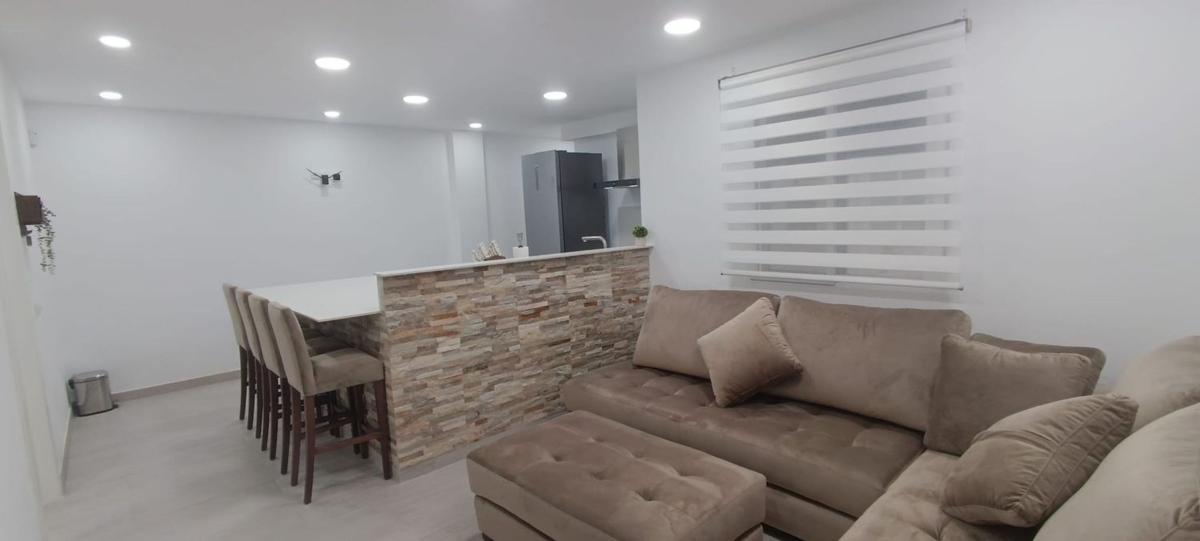 Venta de piso en Piso en Calle del Maestro Alonso, 18, Carolinas Altas, Alicante / Alacant, Alicante / Alacant
 photo 3