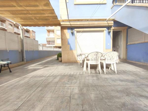 Sprzedaż mieszkania w Piso en Calle Consueta, Tamarit - Playa Lissa, Santa Pola, Santa Pola
thumbnail 2