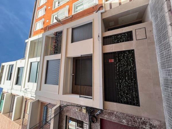 Sprzedaż mieszkania w Piso en Calle Verónica, 26, Raval de Santa Teresa-El Asilo, Elche / Elx, Elche / Elx
photo 1