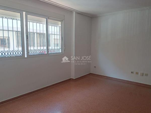 Sprzedaż mieszkania w Piso en Centro, San Vicente del Raspeig, San Vicente del Raspeig
photo 1