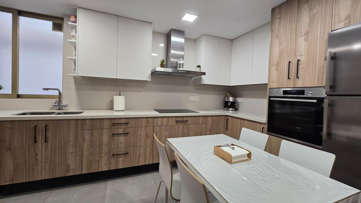 Venta de piso en Piso en Calle Mariano Luiña, Pont Nou-Corazón de Jesús, Elche / Elx, Elche / Elx
photo 2