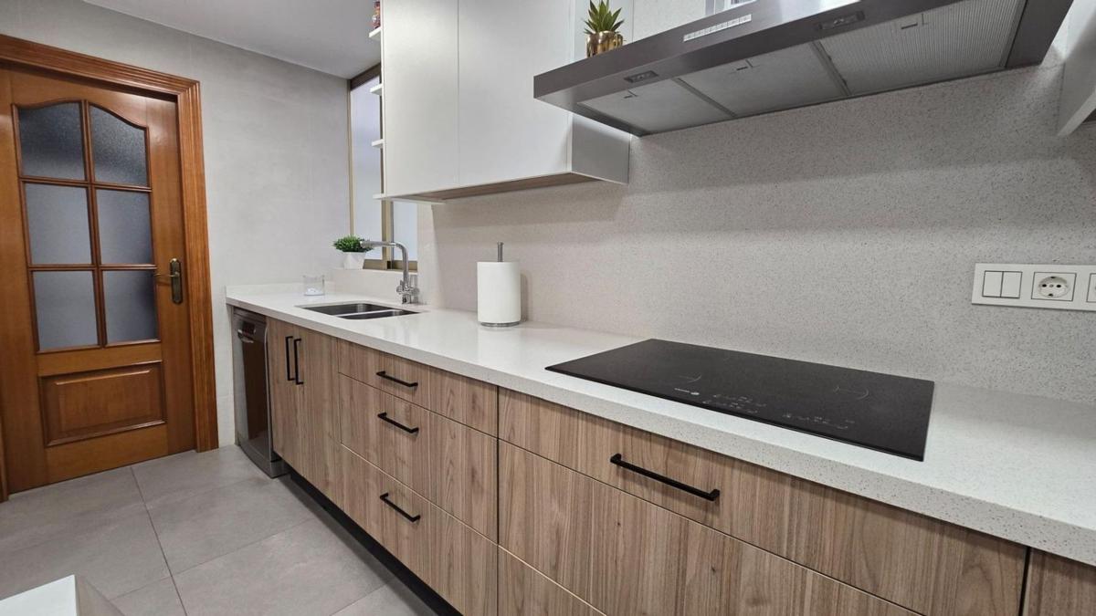 Venta de piso en Piso en Calle Mariano Luiña, Pont Nou-Corazón de Jesús, Elche / Elx, Elche / Elx
photo 4