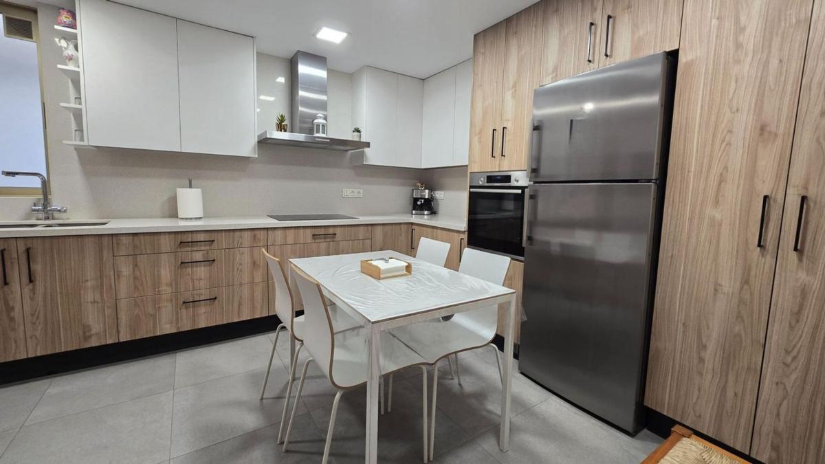 Venta de piso en Piso en Calle Mariano Luiña, Pont Nou-Corazón de Jesús, Elche / Elx, Elche / Elx
photo 5