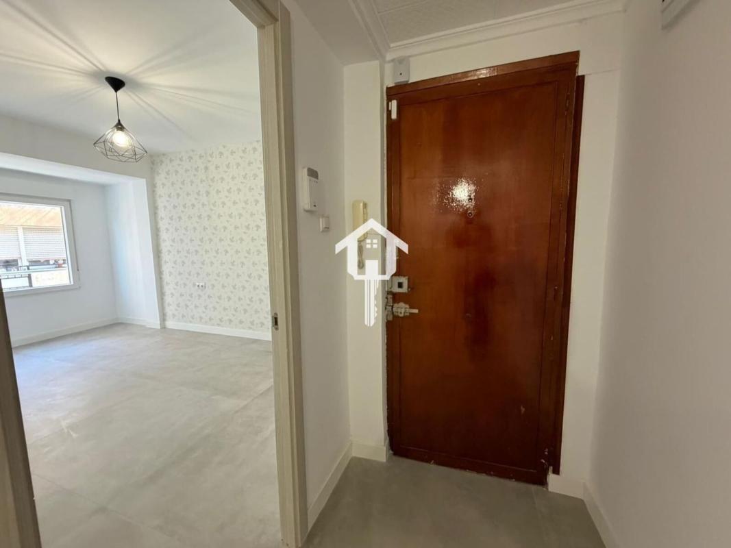 Sale of apartment in Piso en Calle Espronceda, Carolinas Bajas, Alicante / Alacant, Alicante
photo 2