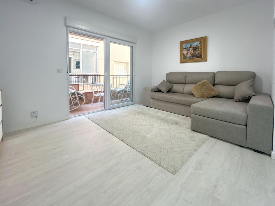 Venta de piso en Piso en Calle Sant Bartomeu, Campello Playa, El Campello, El Campello
photo 3