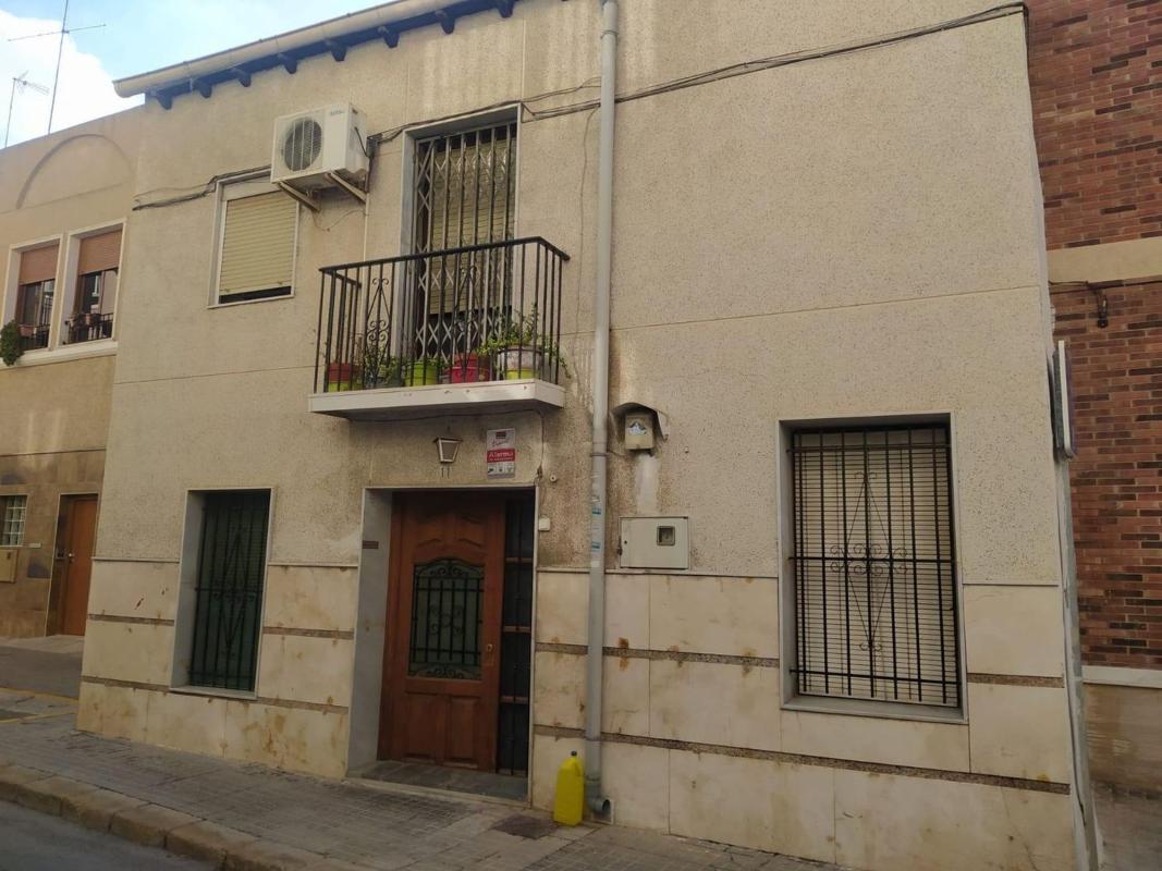 Propiedades en venta y alquiler en España photo 1