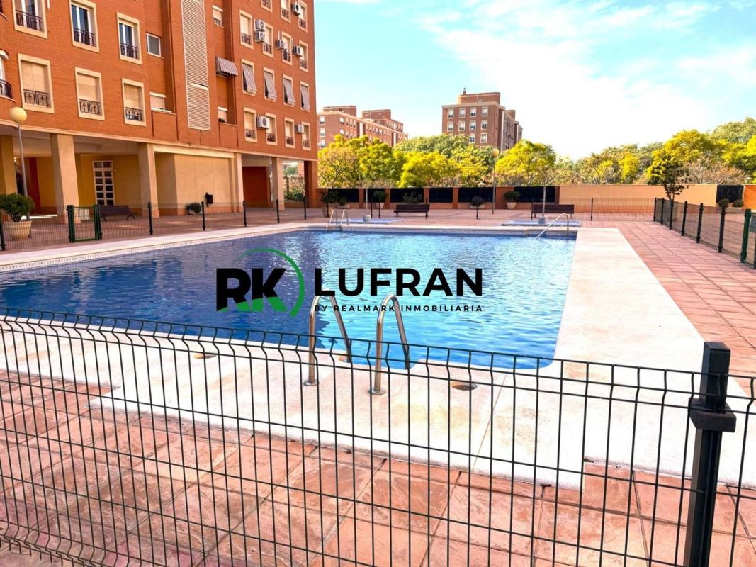 Sale of apartment in Piso en Ciudad Jardín, Alicante / Alacant, Alicante
photo 1