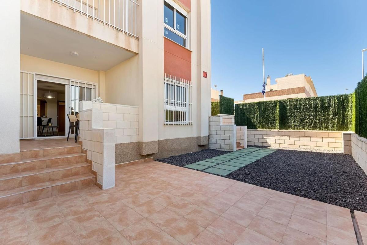 Sprzedaż mieszkania w Piso en Lomas de Cabo Roig, Orihuela, Orihuela
photo 2