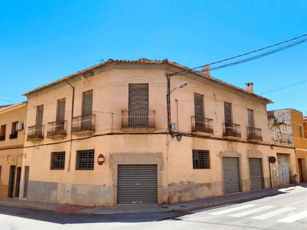 Properties for sale and rent in Spain photo 3