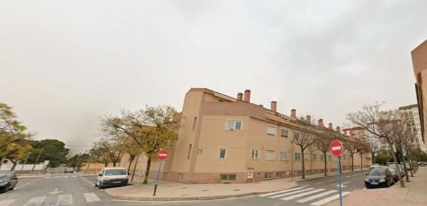 Chalet adosado en Cat Eliseo Gomez Serrano, Ciudad Jardín, Alicante / Alacant thumbnail 2