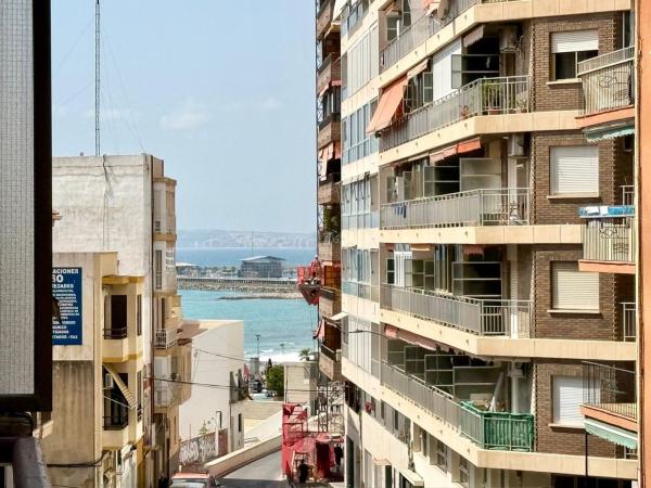 Sprzedaż mieszkania w Piso en Calle de la Virgen del Socorro, 79, Raval Roig-Virgen del Socorro, Alicante / Alacant, Alicante / Alacant
photo 1