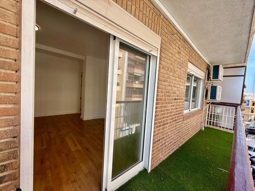 Venta de piso en Piso en Calle de la Virgen del Socorro, 79, Raval Roig-Virgen del Socorro, Alicante / Alacant, Alicante / Alacant
 photo 4