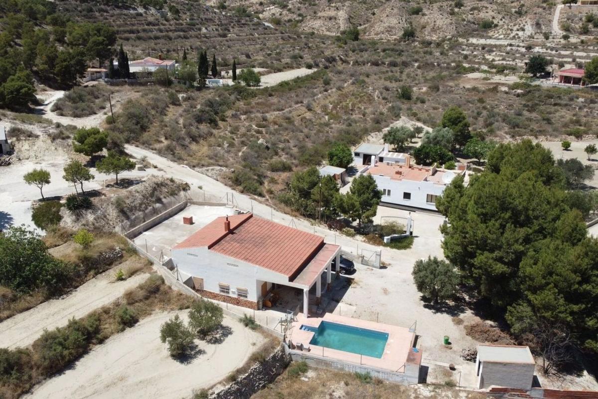 Продажа загородного участка в Finca rústica en Crevillente , Кревильенте photo 2