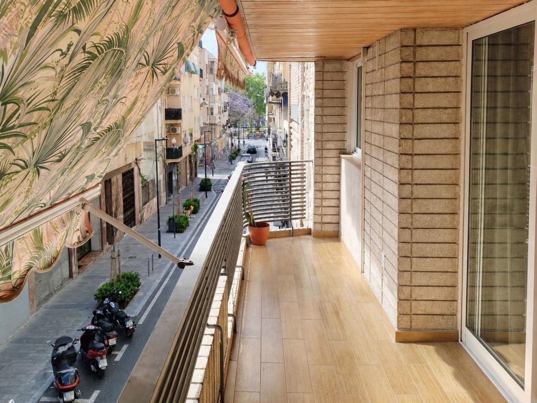 Venta de piso en Piso en Calle Sevilla, 45, Carolinas Bajas, Alicante / Alacant, Alicante / Alacant
 photo 3