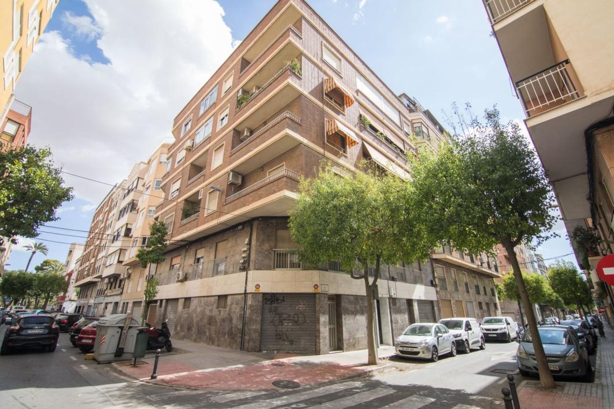 Venta de piso en Piso en Calle Salazar Alonso s/n, Centro, Elche / Elx, Elche / Elx
photo 1