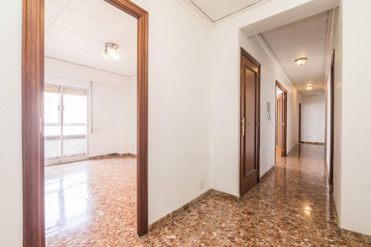 Venta de piso en Piso en Calle Salazar Alonso s/n, Centro, Elche / Elx, Elche / Elx
photo 2