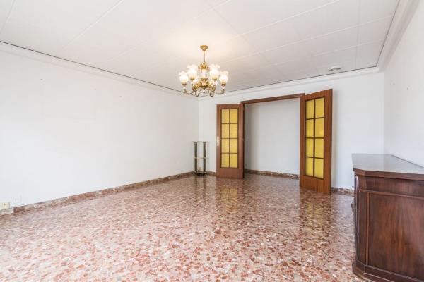 Sale of flat in Piso en Calle Salazar Alonso s/n, Centro, Elche / Elx, Elche / Elx
thumbnail 3
