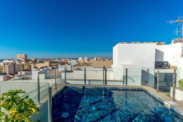 Venta de piso en Piso en Calle Ramón Gallud, 148, Las Piscinas Naturales, Torrevieja, Torrevieja
 photo 4