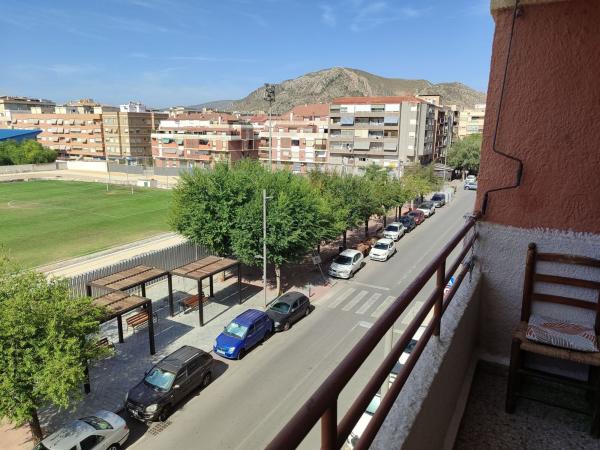 Квартира на продажу на Piso en Calle Aurita González, 33, Plaza de Toros - Avenida Chapí - Trinquete, Elda, Эльда photo 1