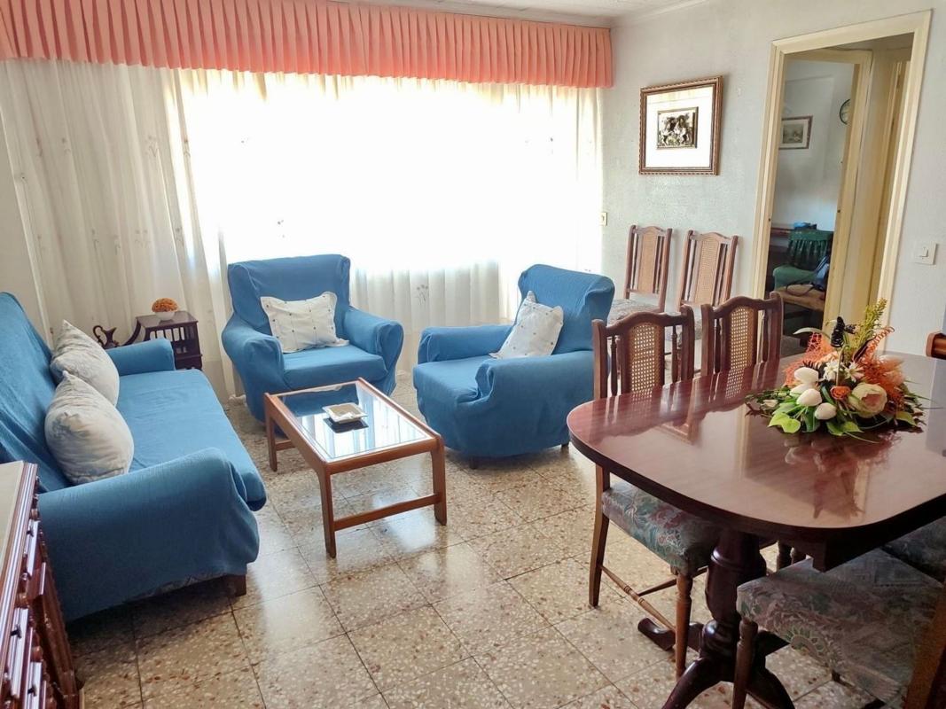 Venta de piso en Piso en Calle Aurita González, 33, Plaza de Toros - Avenida Chapí - Trinquete, Elda, Elda
 photo 2