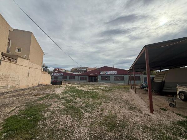 Chalet adosado en Avenida el Guirnei, 17, Petrer thumbnail 3