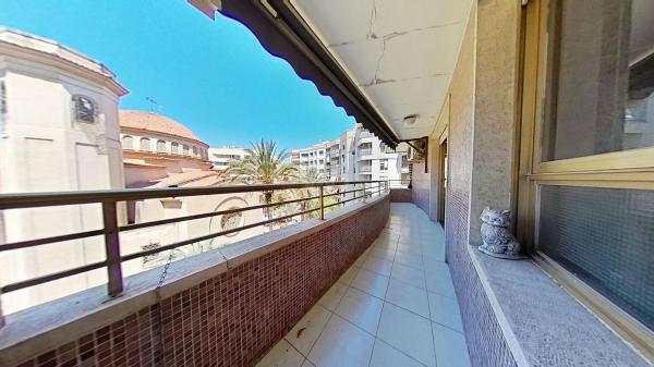 Sale of flat in Piso en Pont Nou-Corazón de Jesús, Elche / Elx, Elche / Elx
thumbnail 2
