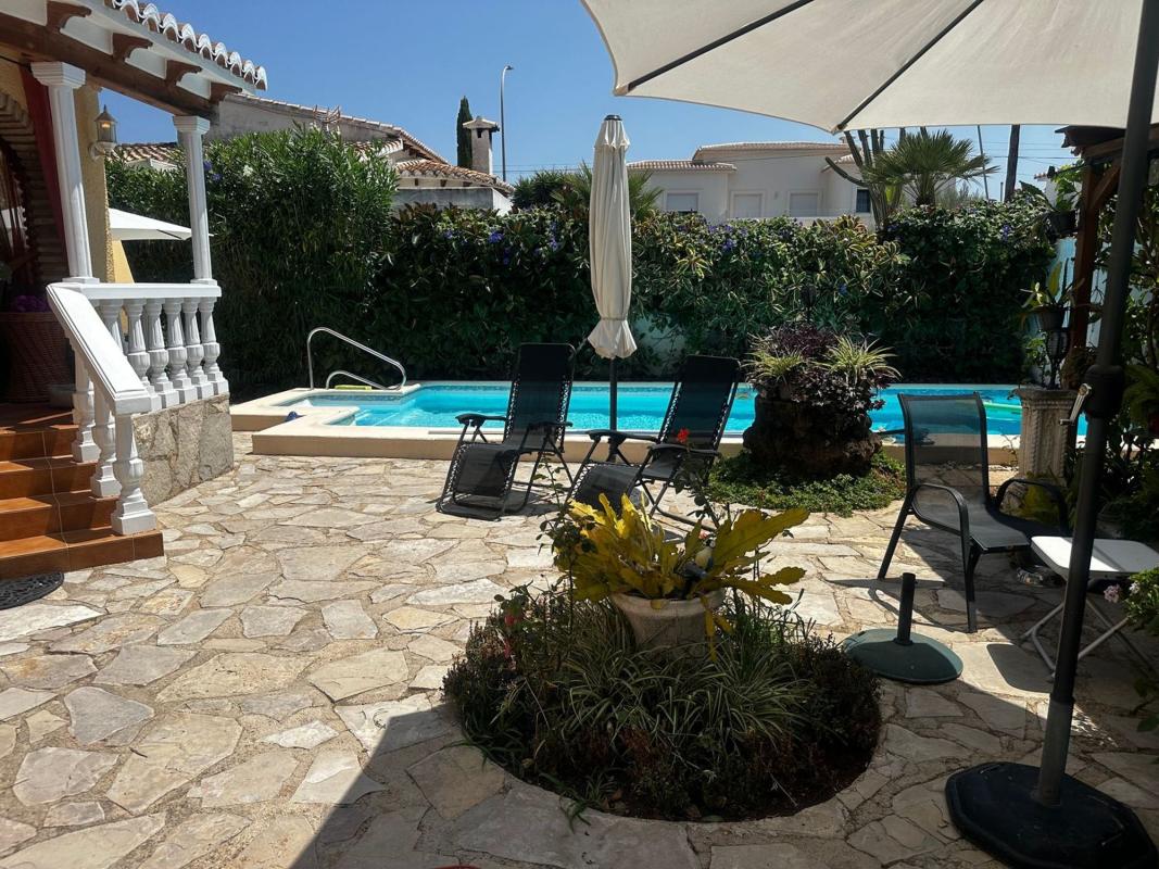 Properties for sale and rent in Spain photo 2