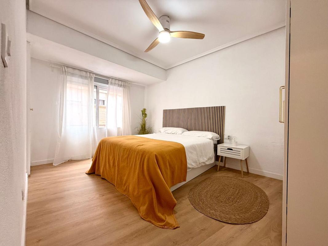 Продажа квартиры на Piso en Calle del Capitán Segarra, Mercado, Alicante / Alacant, Аликанте / Алакант
photo 1