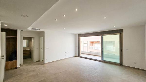 Продажа квартиры на Piso en Calle Patricio Zammit, Las Piscinas Naturales, Torrevieja, Торревьеха
thumbnail 3